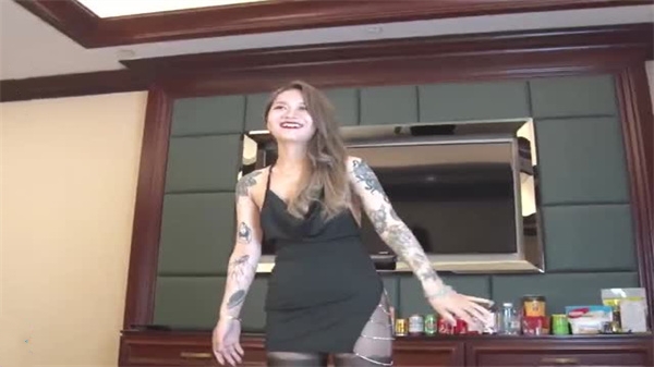 PANS精品气质女神果汁最新大尺度无内黑色私处全露